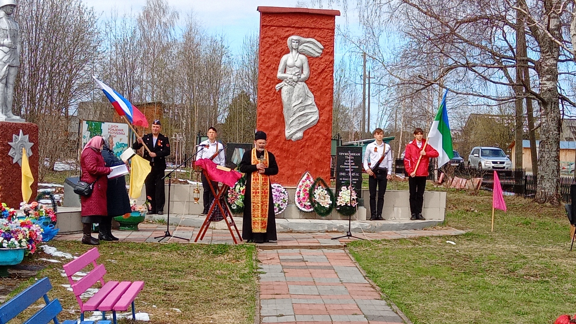 9 мая в день 78 годовщины Великой Победы односельчане и гости села Спаспоруб собрались почтить память воинов.