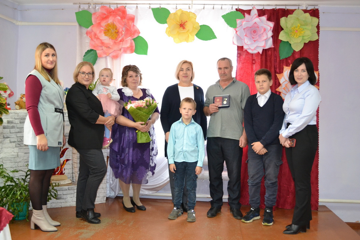 Укажите подпись к картинке.