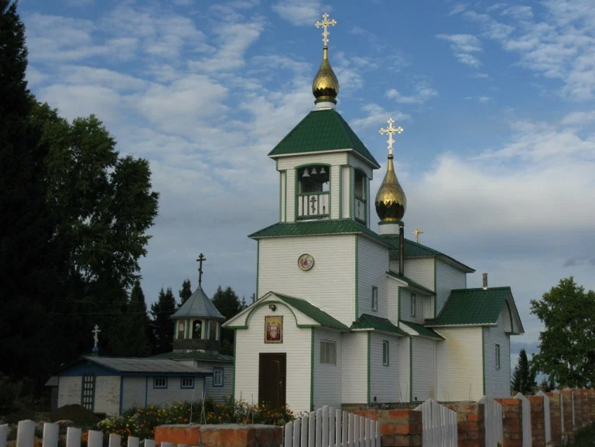 Свято-Троицкий Храм Свято-Троицкий Храм.